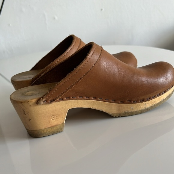 No. 6 Brown Leather Mules - Picture 4 of 8